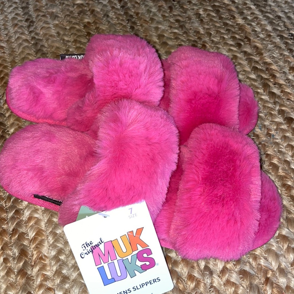 New the original Muk Luks hot pink open toe slippers slipper slide size 7